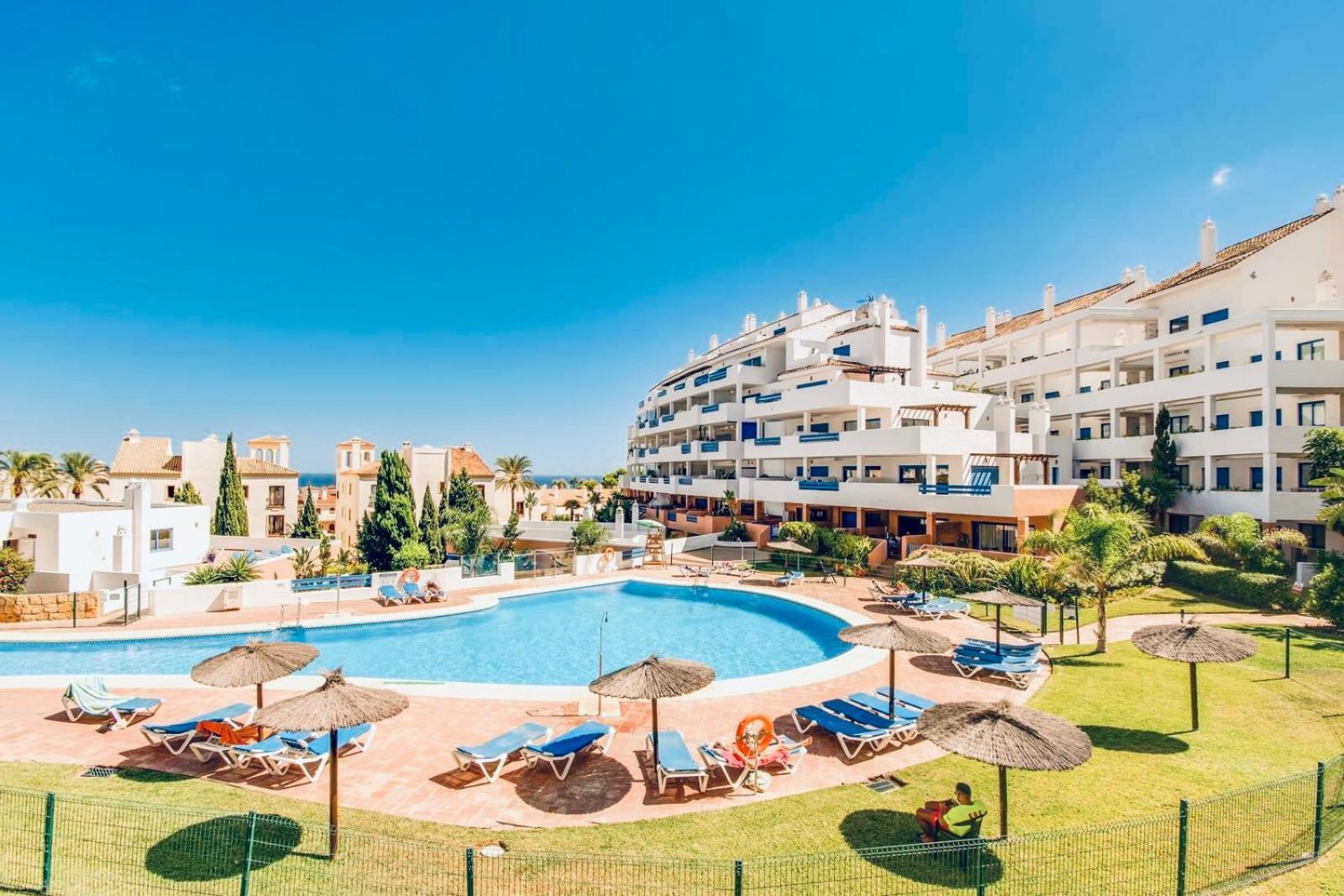 Duquesa Suites Golf And Garden Castillo de Sabinillas ภายนอก รูปภาพ
