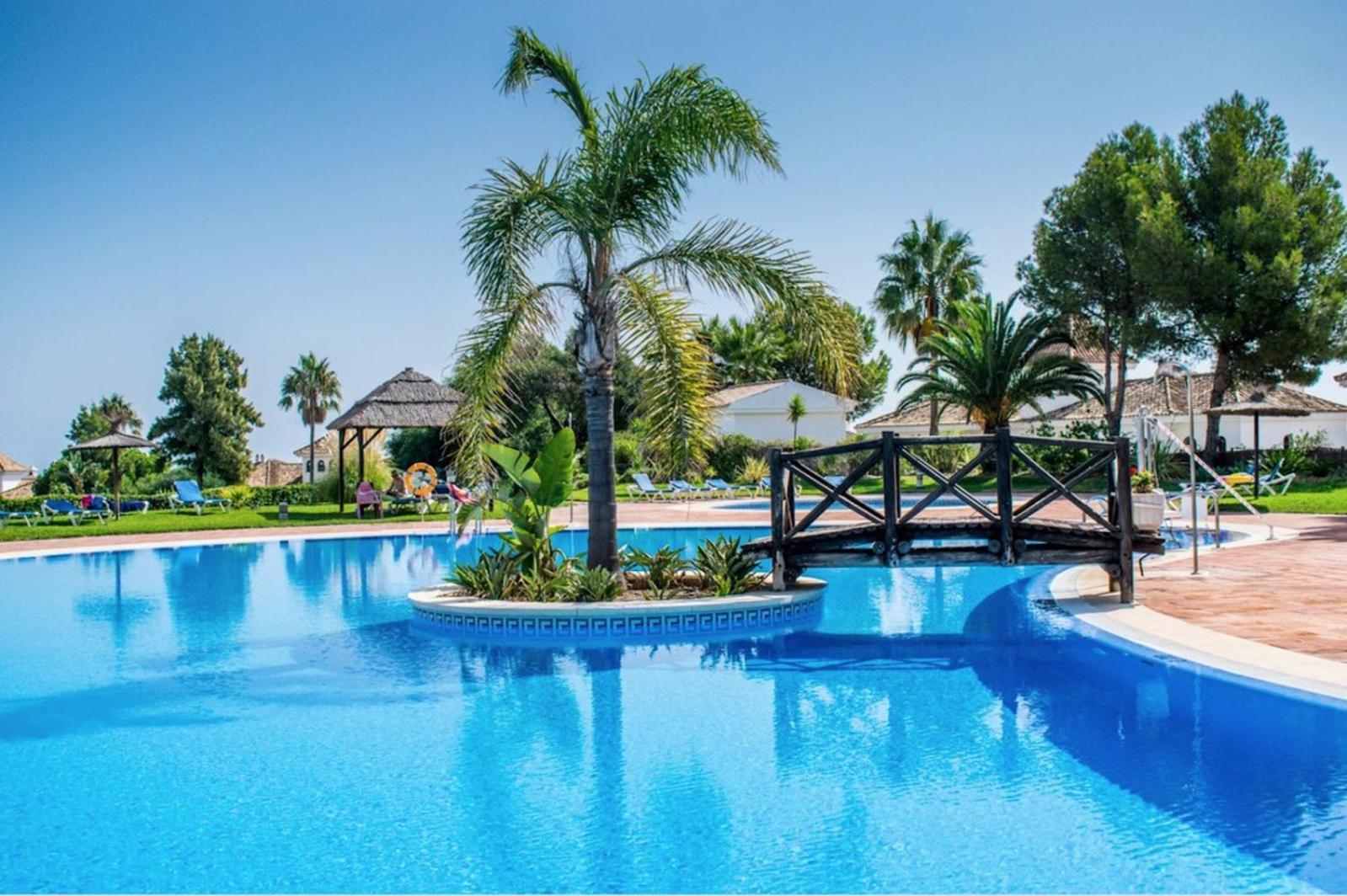 Duquesa Suites Golf And Garden Castillo de Sabinillas ภายนอก รูปภาพ